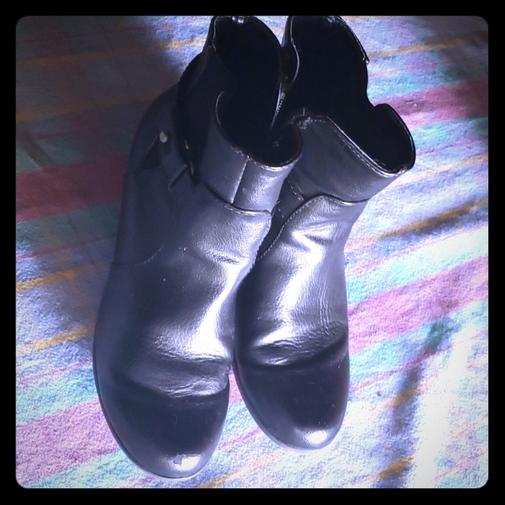 Faux leather approx. 2 inch heel ankle boots.